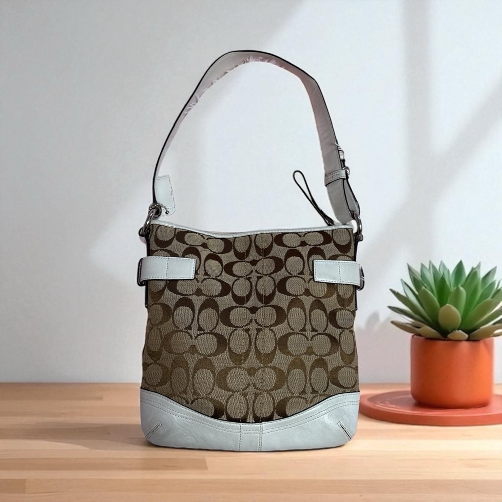 Signature Brown and White vintage Coach Soho shoulder Bag - Picture 2 of 10